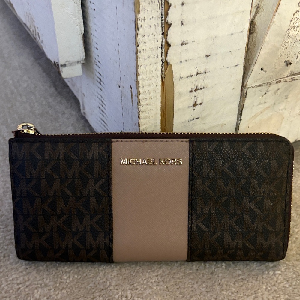 Michael Kors Dark Brown and Light Pink Wallet - Picture 1 of 5